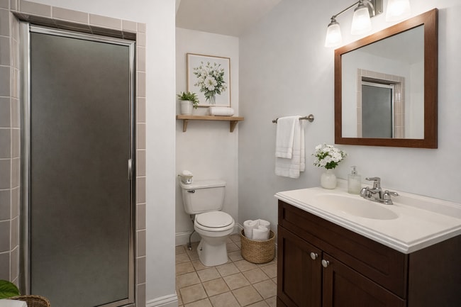 Building Photo - 1116 1/2-208 1/2 E Oklahoma Ave