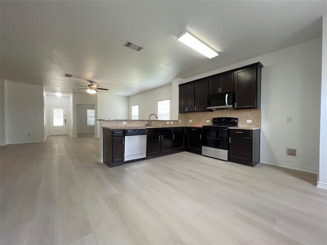 Building Photo - 13509 Coomer Path