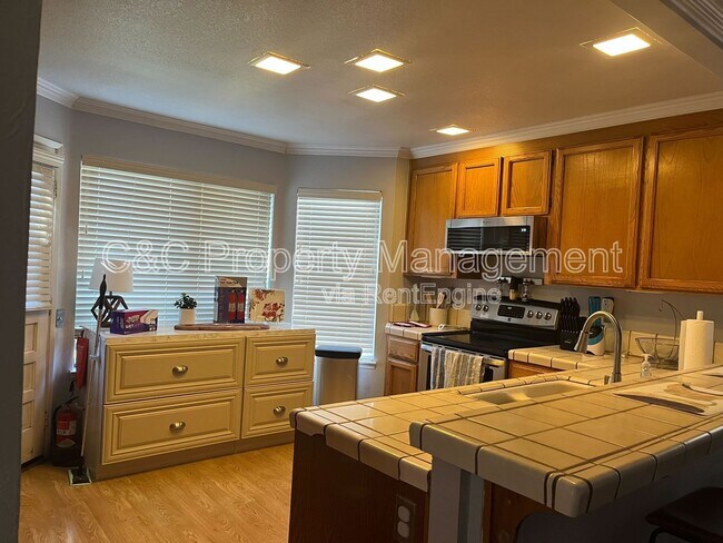 Building Photo - 960 Buckskin Terrace