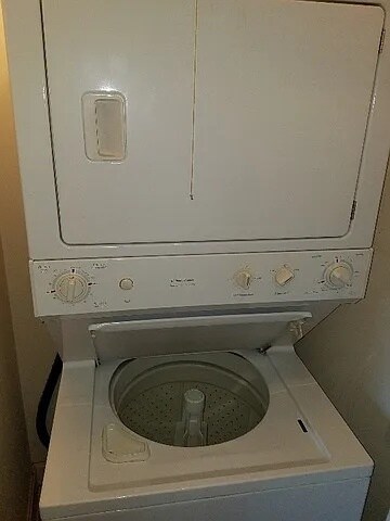 Building Photo - 2735 W Armitage Ave