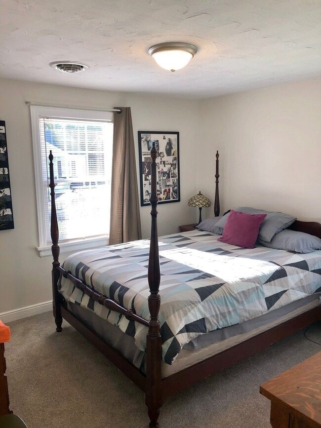 Building Photo - 1128 Sumpter St