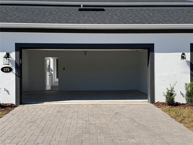 Building Photo - 346 Lady Palm St