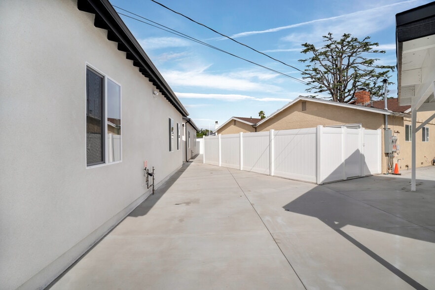 Building Photo - 10327 Wish Ave