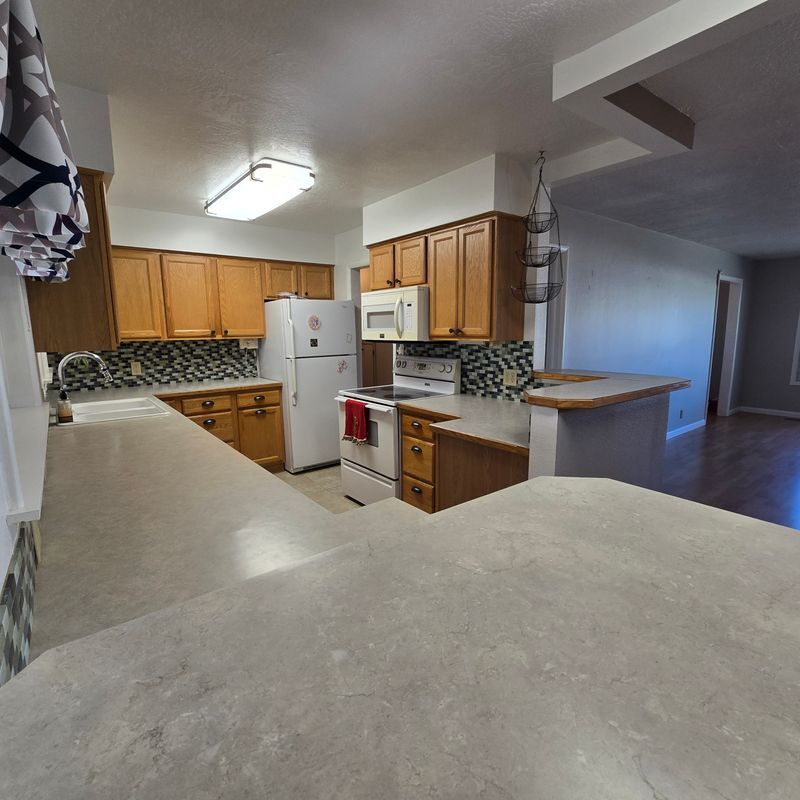 Building Photo - 712 SW 4th St