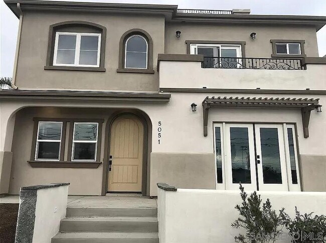 Building Photo - 5051 Savannah St