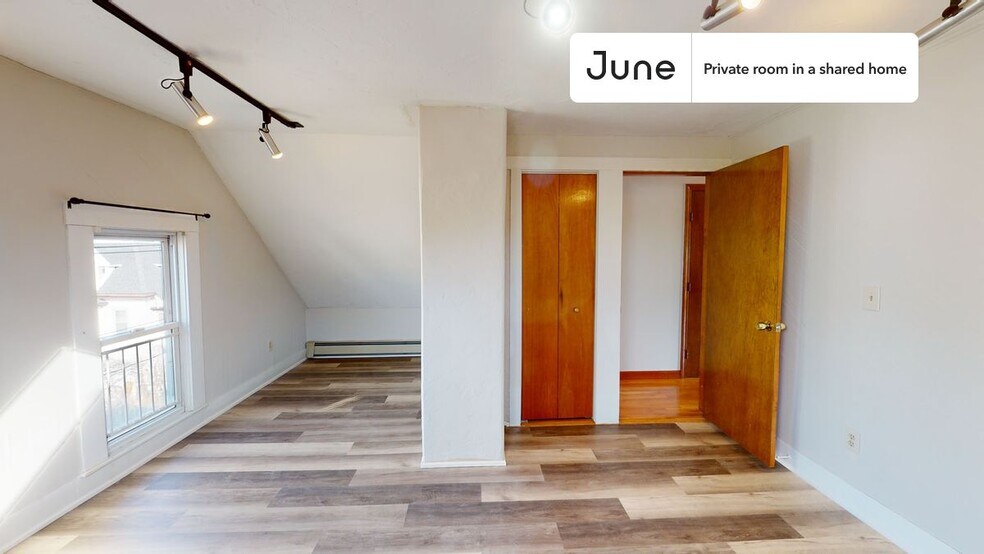 Building Photo - Room in Shared 2 bed/1 bath home