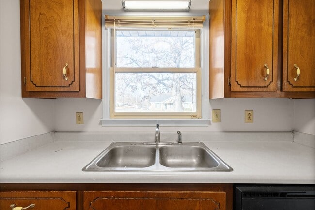 Building Photo - 3 Bedroom Home For Rent In The Quail Ridge Neighborhood!