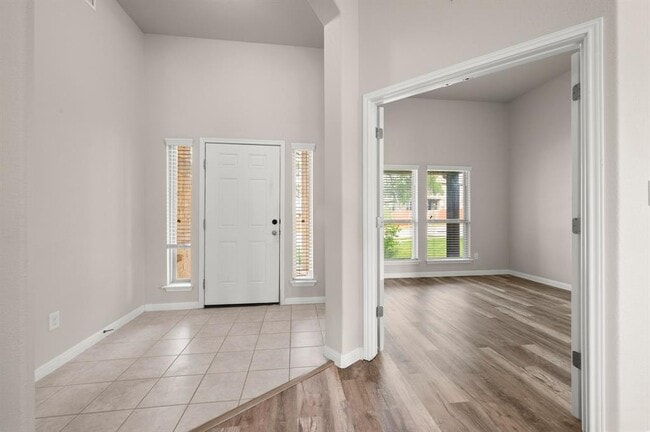 Building Photo - 1713 Morts Pl