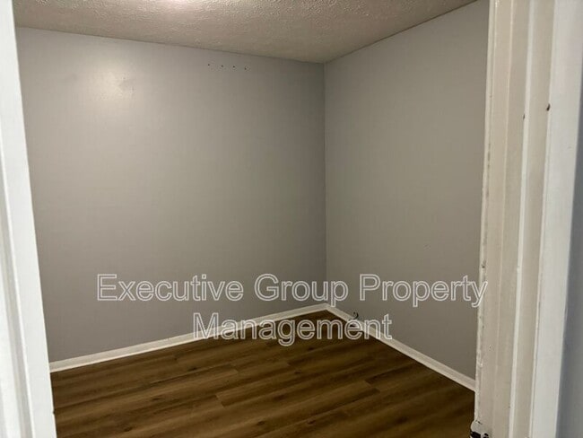 Building Photo - 1178 Lois Ln