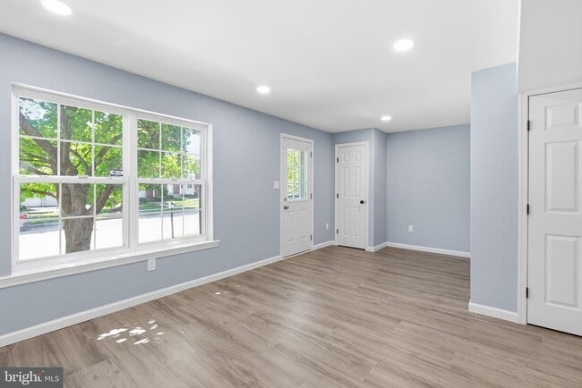 Building Photo - 1046 Balley Dr