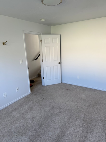 Building Photo - 174 S 200 E