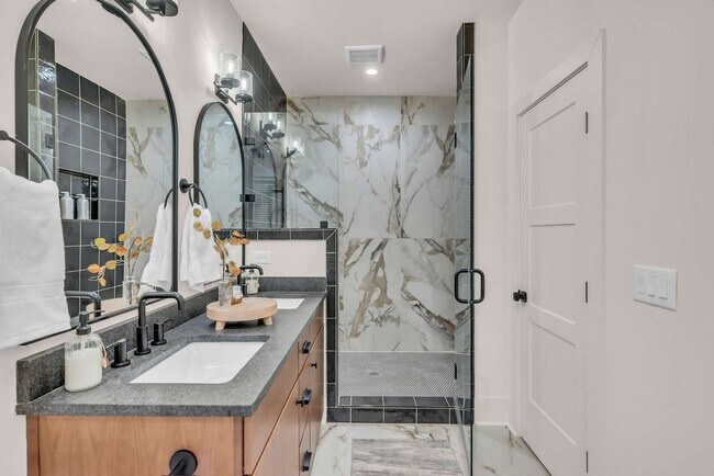 Building Photo - 1701 Portland Ave