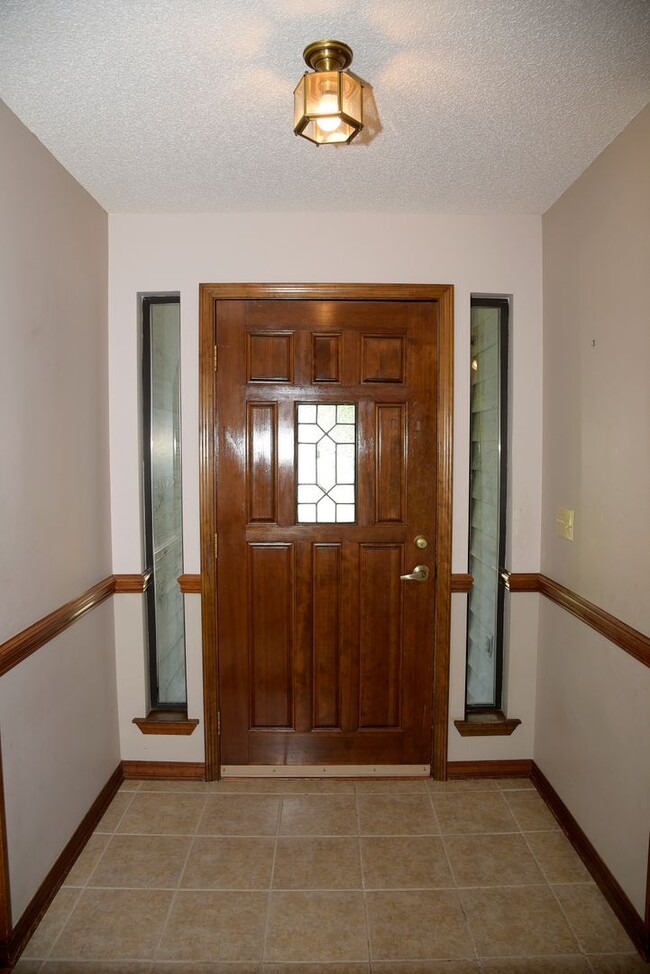 Building Photo - 3 Bedroom in Bluewater Bay!