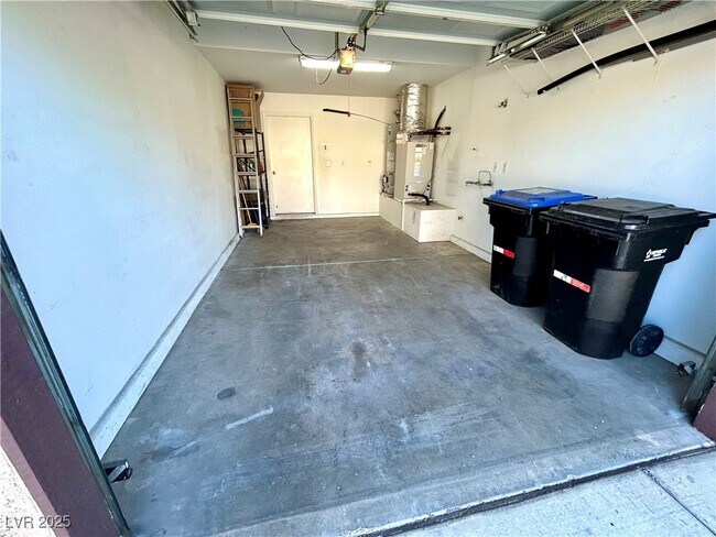 Building Photo - 2611 Glen Green Ave