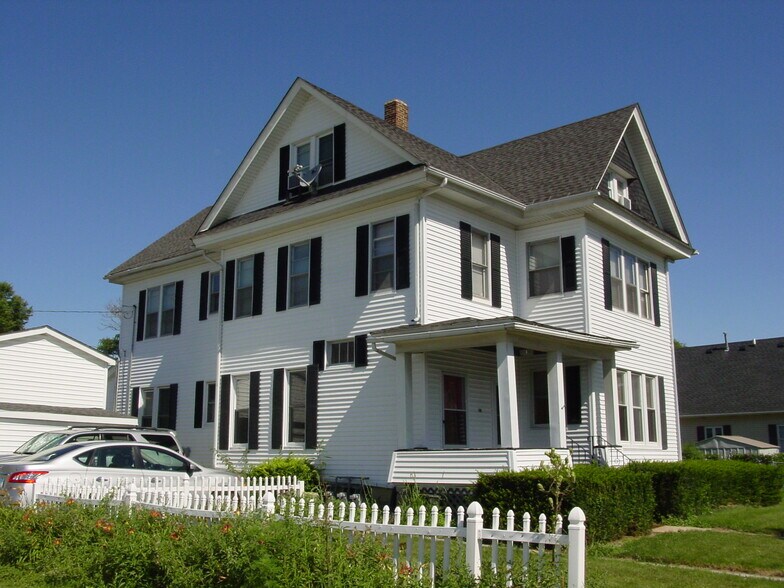 Landmark Property - 20 N Locust St