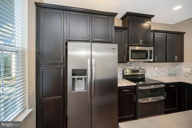 Building Photo - 100 Nestor's Pl