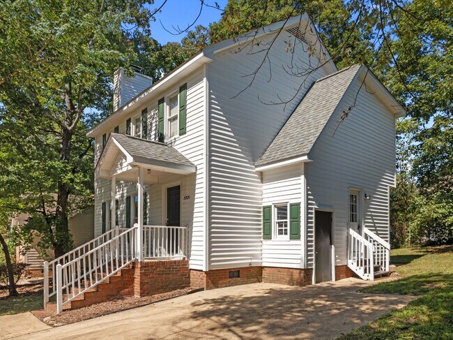 Primary Photo - Spacious 3 Bedroom Home, LVP Floors, Updated Kitchen, New Cabinets, Granite, SS Appliances, Pet F...