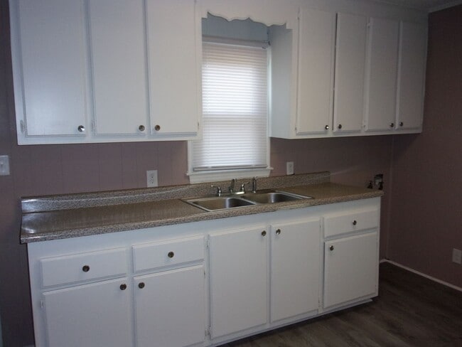 Building Photo - 2 Bedroom 1 Bath Home with Additional Room in Downtown Rock Hill