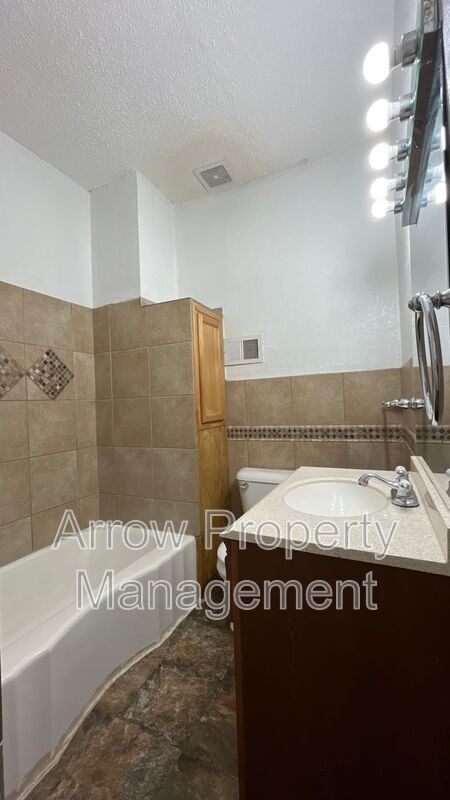 Building Photo - 2829 S 13th St