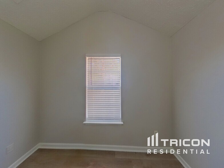 Building Photo - 5813 Wellborn Creek Dr