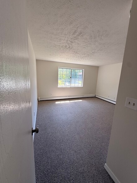 Building Photo - 211 Randall Rd