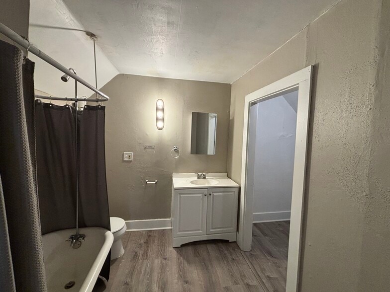 Bathroom - 214 Van Brunt St