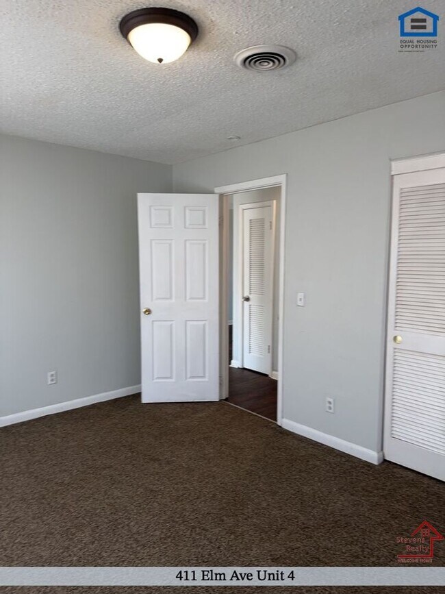 Building Photo - 411 Elm Ave