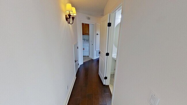 Building Photo - Spacious 2-bedroom/2.5-bathroom Townhouse- In the heart of the Funk Zone
