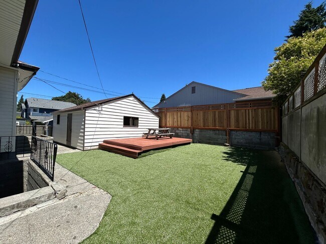 Building Photo - Rare opportunity to live in a stunning 5 B...
