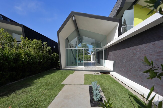 Building Photo - 3660 Inglewood Blvd