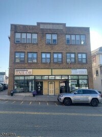 Building Photo - 317 Main St
