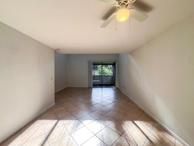 Building Photo - 605 SW 75th St