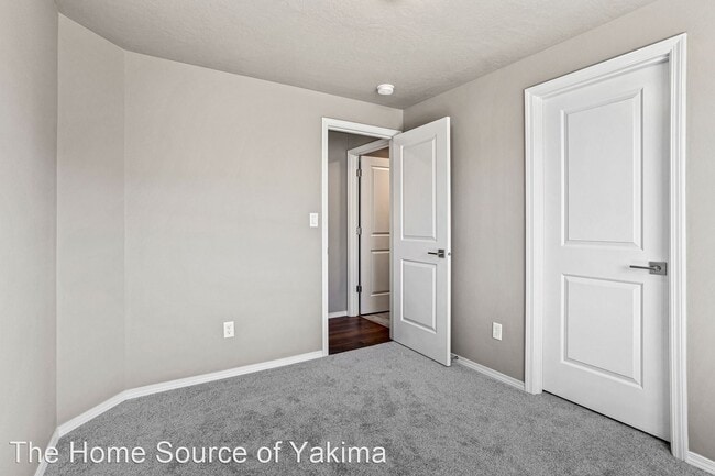 Building Photo - 3 br, 2 bath House - 6107 Whatcom Ave