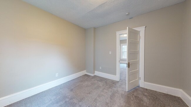 Building Photo - 2053 W.99th