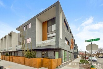 Building Photo - 15 E Kensington Ave