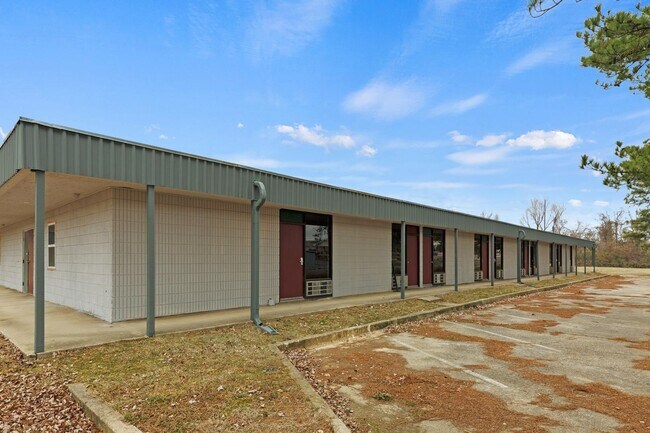 Building Photo - 804 U. S. Hwy 71