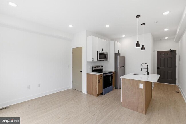 Building Photo - 4021 Brown St