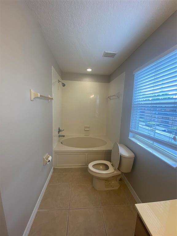 Building Photo - 2721 Retreat View Cir