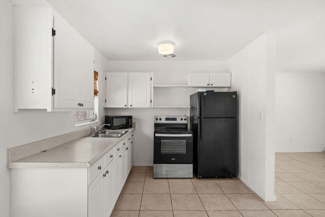 Building Photo - 480 Falmouth Ave