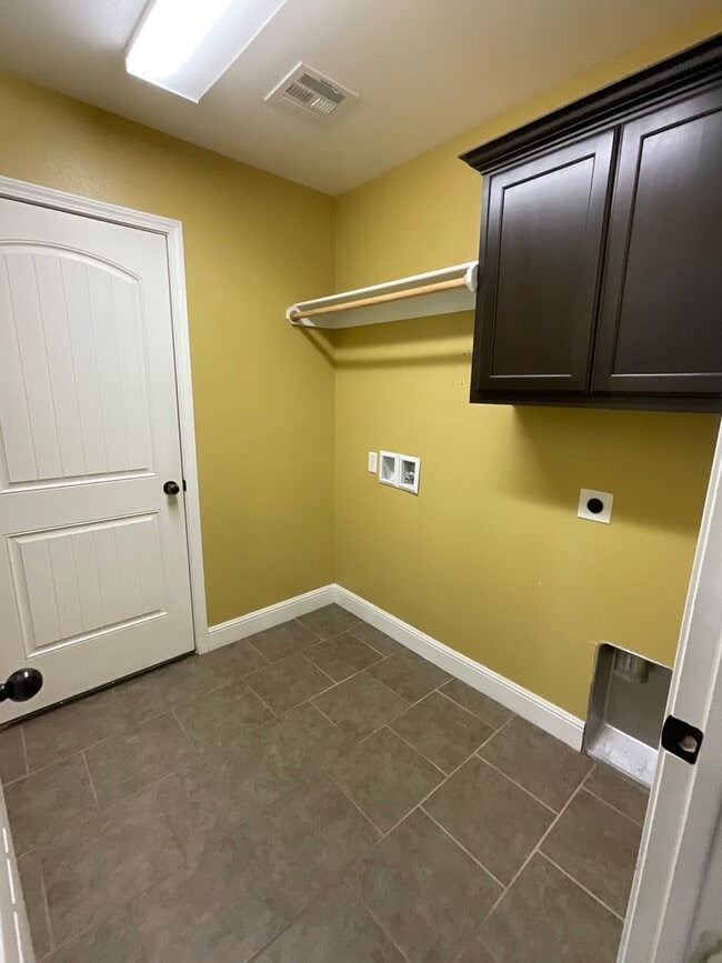 Building Photo - Beautiful 3BR/2BA Home in Joplin, MO with ...