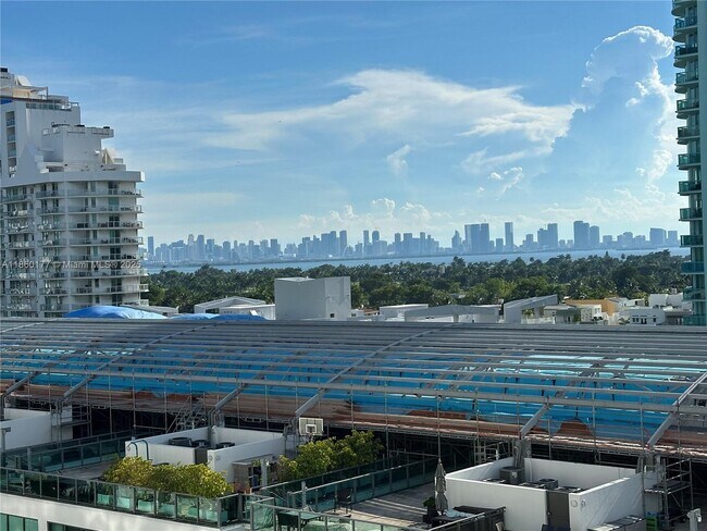 Building Photo - 6039 Collins Ave