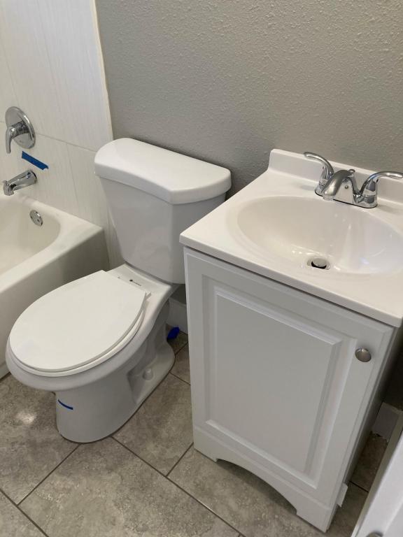 Building Photo - 278 S Lake Ave