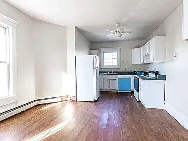 Building Photo - 381 Forest Ave