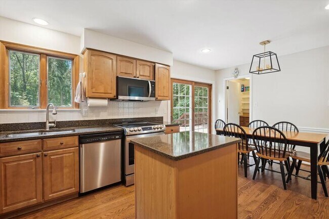 Building Photo - 11403 Bronzedale Dr