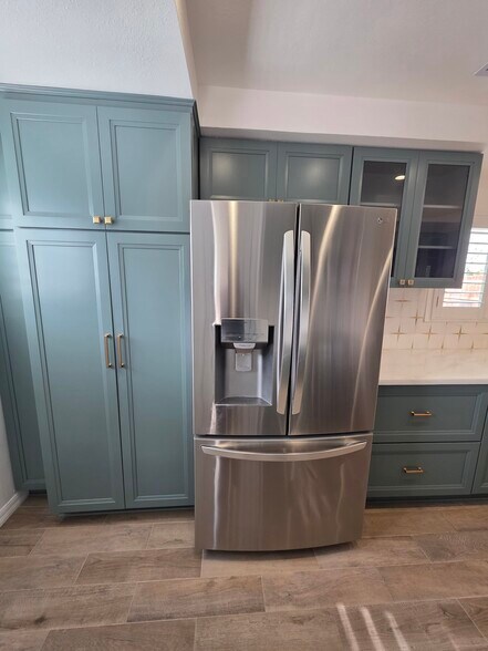 Building Photo - 18822 Hart St