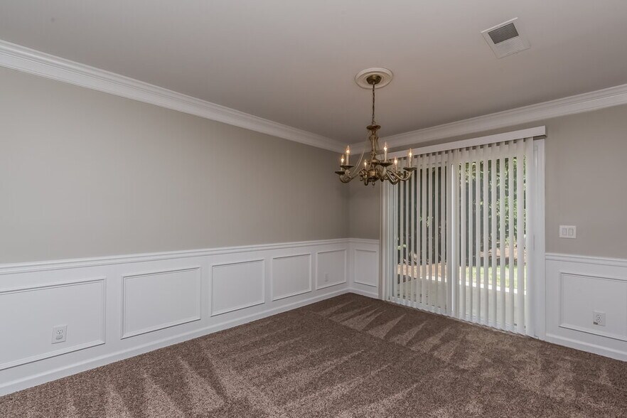 Building Photo - 710 Weatherstone Trce
