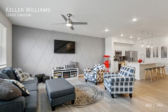 Building Photo - 1539 Spring Water Pt