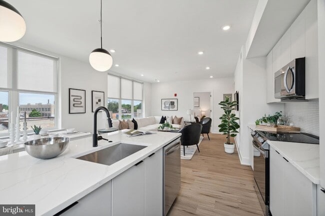 Building Photo - 139 W Chelten Ave