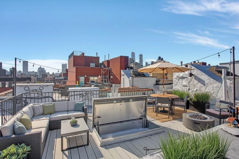 Building Photo - 248 Mott St