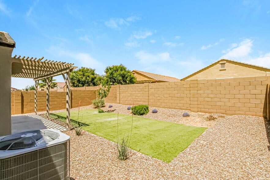 Building Photo - 4832 E Rhodium Dr